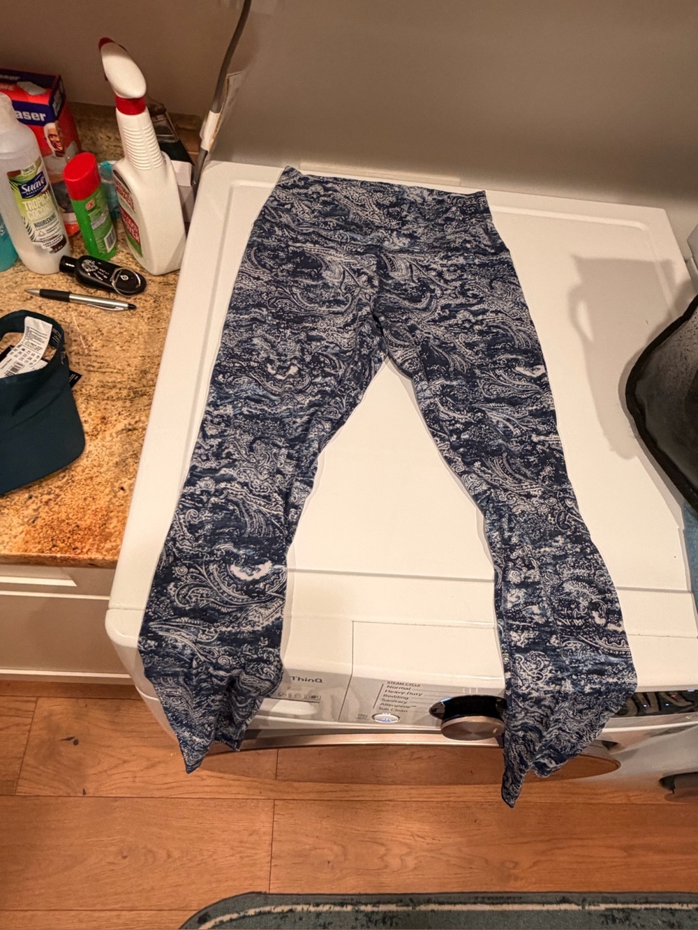 Lululemon leggings 2 print size 6